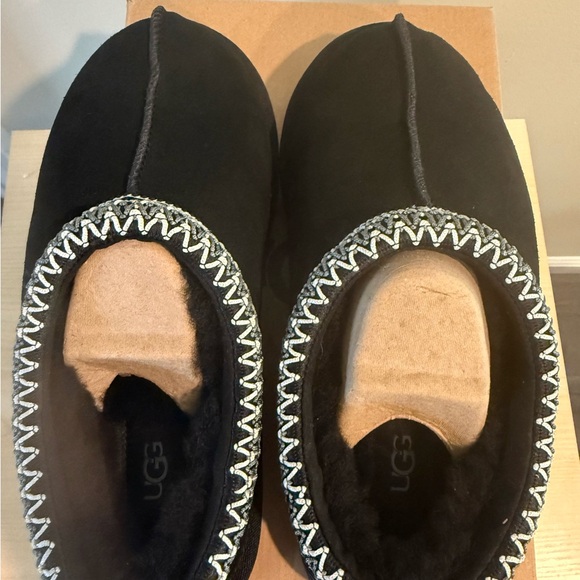 UGG Tasman II Women’s 7 Black and Gray Slippers - Picture 5 of 5